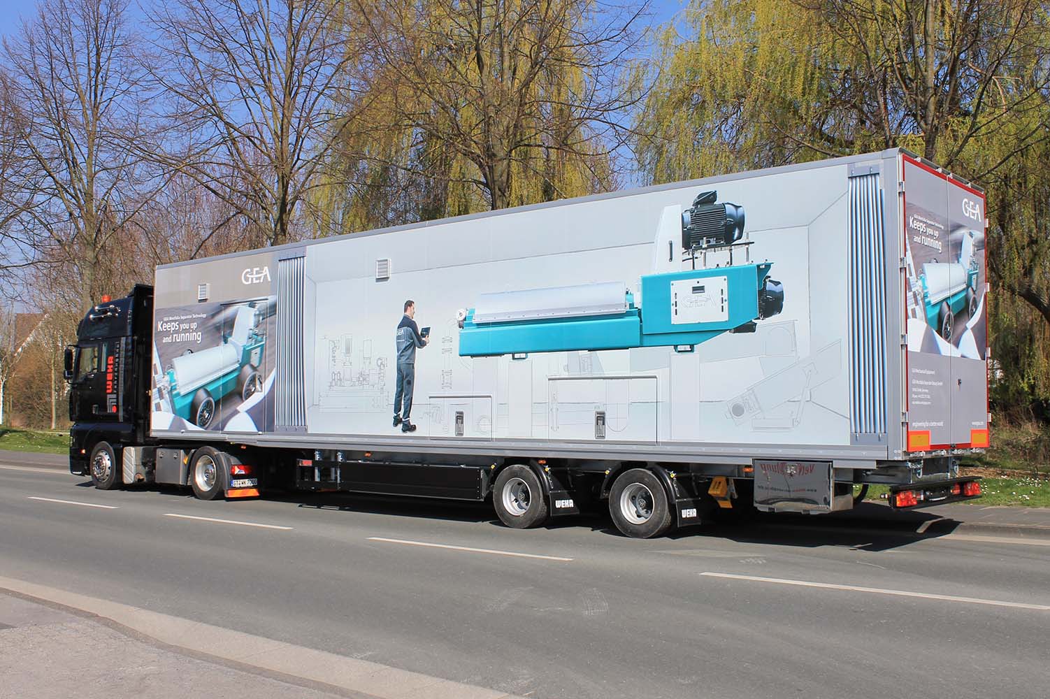 2 Achs Sattelauflieger mit Kofferaufbau fuer mobile Werkstatt und Maschinenraum (3)