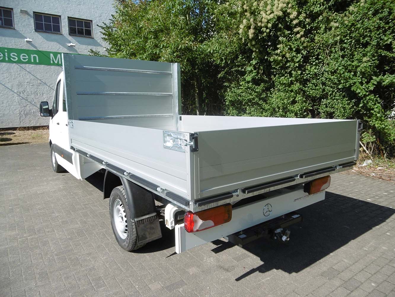 Aluminium Bordwandaufbau für  Transporterklasse mit multifunktionaler Ladungssicherung (4)