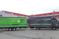 Gliederzug mit Koffer-LKW Aufbau mit Ladebordwand und Tandemanhänger mit Schiebespann Planenaufbau (3)