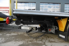 Gliederzug mit Plateau Aufbau und jeweiligen Kurbelauszug zum verlängern der Ladefläche bei LKW und Anhänger (2)