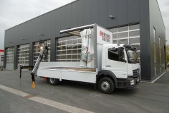 halber Planenaufbau mit Heck Ladekran von HIAB fuer den Baustoffhandel (13)