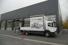 halber Planenaufbau mit Heck Ladekran von HIAB fuer den Baustoffhandel (19)
