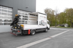 halber Planenaufbau mit Heck Ladekran von HIAB fuer den Baustoffhandel (20)