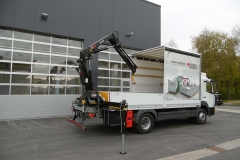 halber Planenaufbau mit Heck Ladekran von HIAB fuer den Baustoffhandel (22)