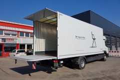 Kofferaufbau mit Schlüsselloch System und hinter schlagender Ladebordwand (4)