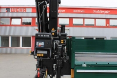 offener Bordwandaufbau zum Transport fuer Glas-Reffs mit Heck Ladekran von HIAB (6)