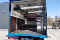 Plywood Kofferaufbau mit hinterschlagender Ladebordwand als Werkstattwagen mit einem speziellen Innenausbau (6)