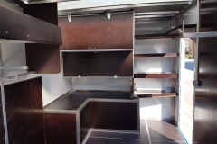 Plywood Kofferaufbau mit hinterschlagender Ladebordwand als Werkstattwagen mit einem speziellen Innenausbau (8)