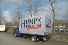 Verdeckgestell auf einer Werkspritsche mit spezieller Ladungssicherung für den Neumöbeltransport (3)