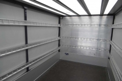 Verdeckgestell auf einer Werkspritsche mit spezieller Ladungssicherung für den Neumöbeltransport (4)
