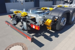 Wechselrahmen mit Höhenverstellung in verzinkter Bauweise auf LKW Fahrgestell (4)