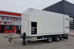 Zentralachsanhänger mit speziellem Innenausbau für Luftschläuche als Rüstfahrzeug für mobile Saugwagen (7)